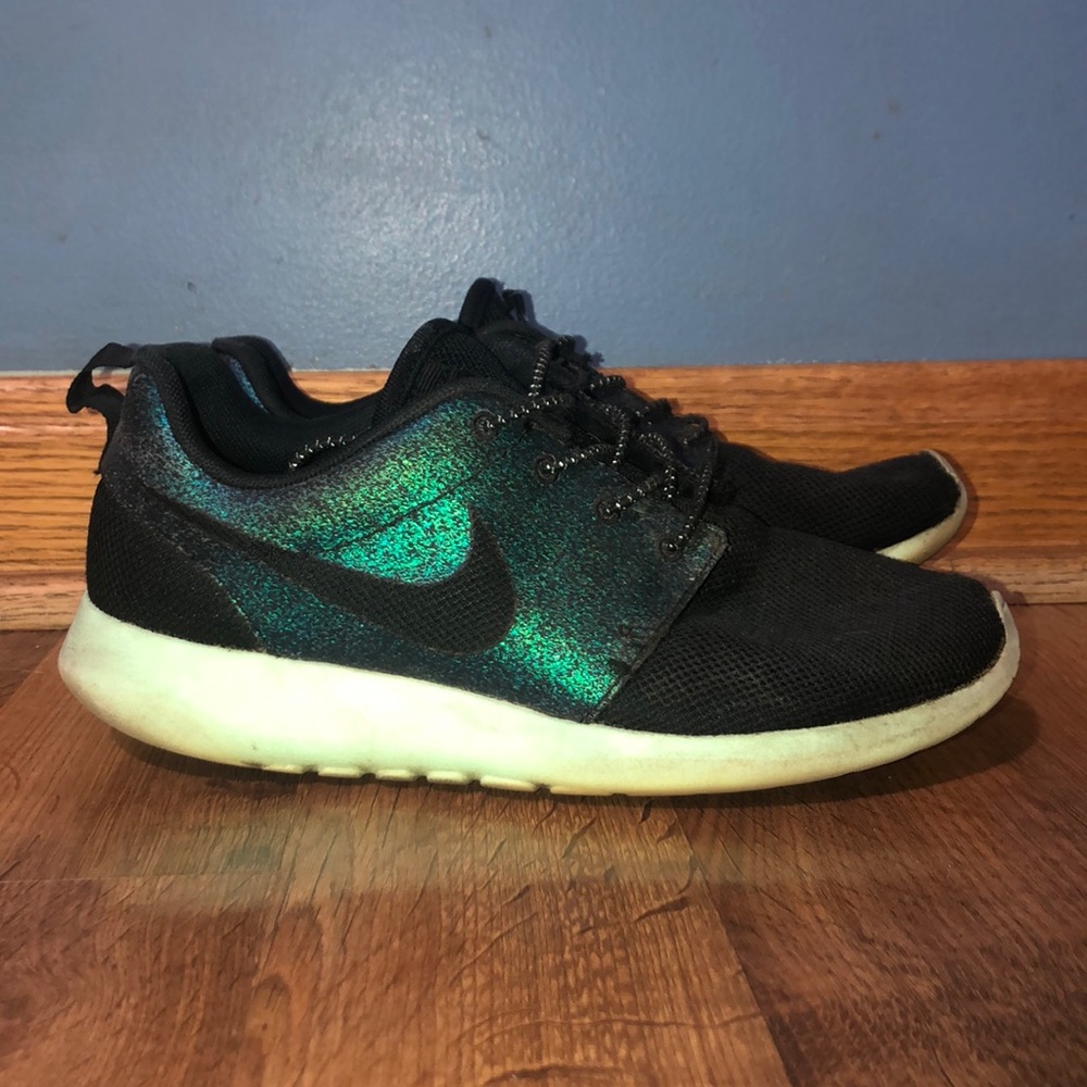 Nike Roshe Sneakers